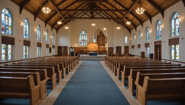 Métamorphose des Lieux de Culte en Gîtes Insolites : Une Nouvelle Vie !